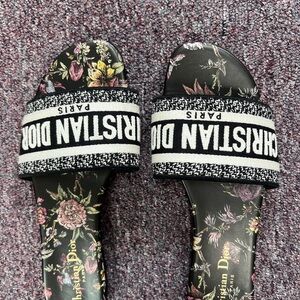 Christian Dior Dway Slides Size 34 1/2 (8 1/2 US)